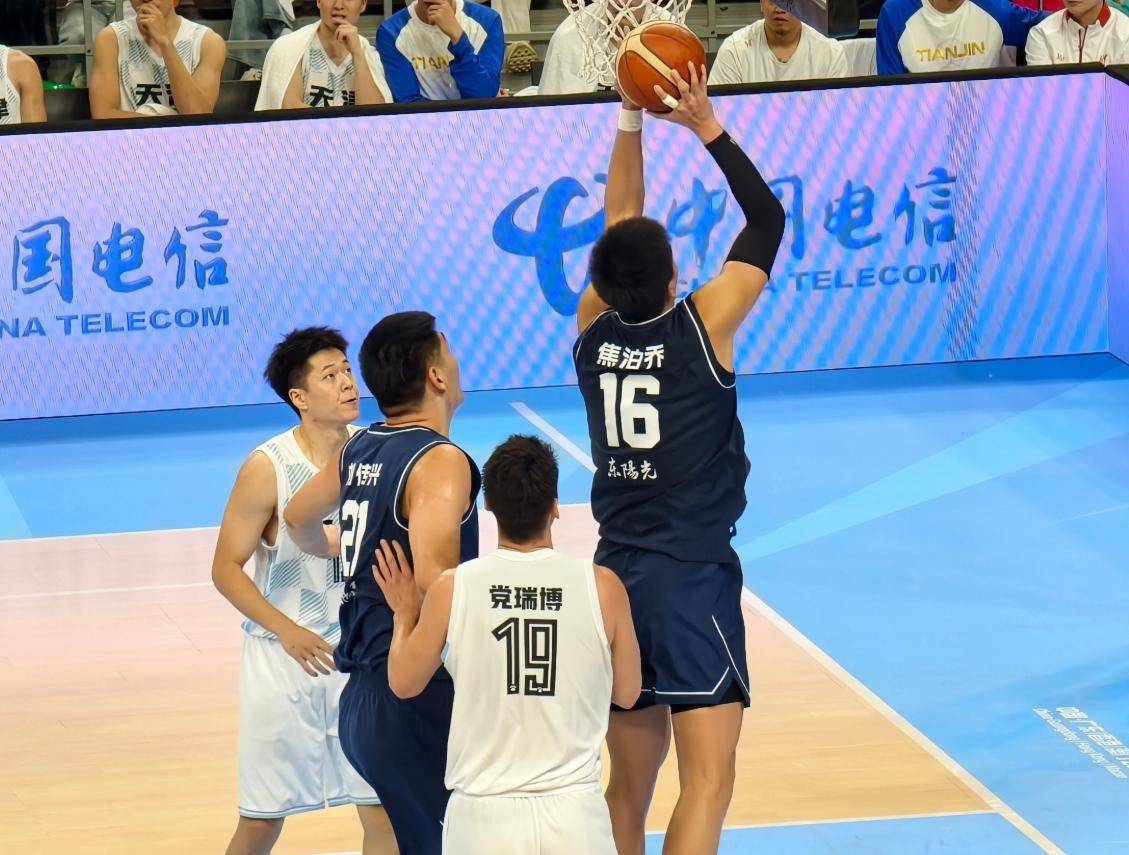 NBA季后赛决赛爆出冷门!多特蒙德爆冷广厦男篮,争冠形势突变(多特蒙德蝙蝠侠) NBA季后赛决赛爆出冷门!多特蒙德爆冷广厦男篮,争冠形势突变(多特蒙德蝙蝠侠)